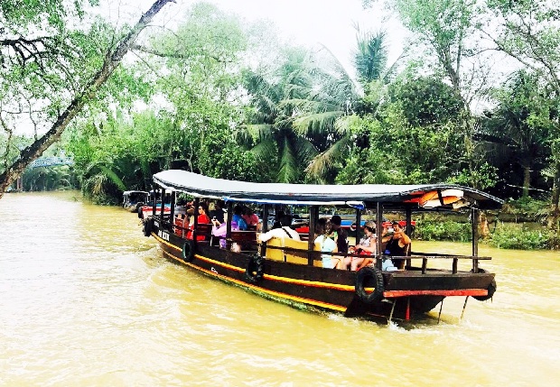Mekong Delta Cai Be Floating Market - Vinh Long Day Tour